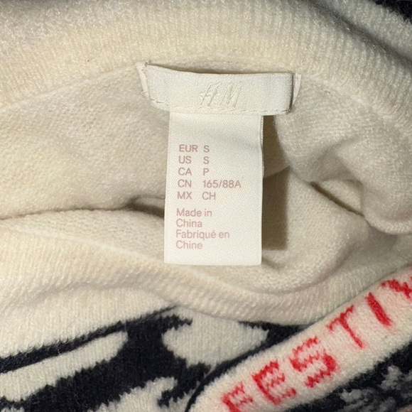 Super soft H&M Cream and Red Off-the-Shoulder Sweater with Cozy Knit Design - Picture 2 of 2